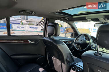 Купе Mercedes-Benz C-Class 2010 в 