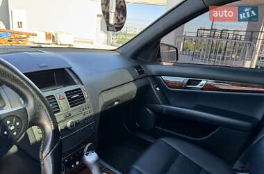 Купе Mercedes-Benz C-Class 2010 в 