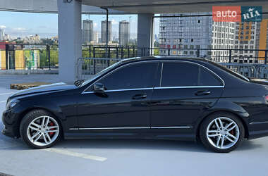 Купе Mercedes-Benz C-Class 2010 в 