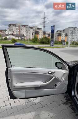 Купе Mercedes-Benz C-Class 2004 в 