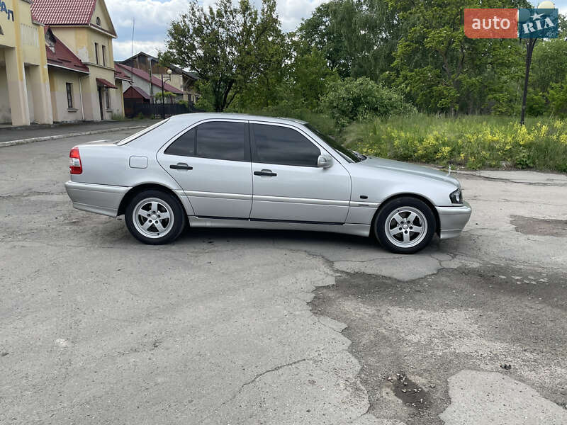 Седан Mercedes-Benz C-Class 1994 в Жовкве