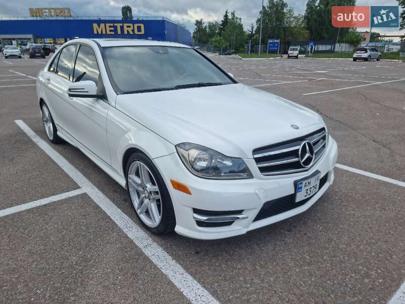 Седан Mercedes-Benz C-Class 2013 в Житомирі