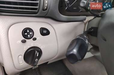 Седан Mercedes-Benz C-Class 2004 в 