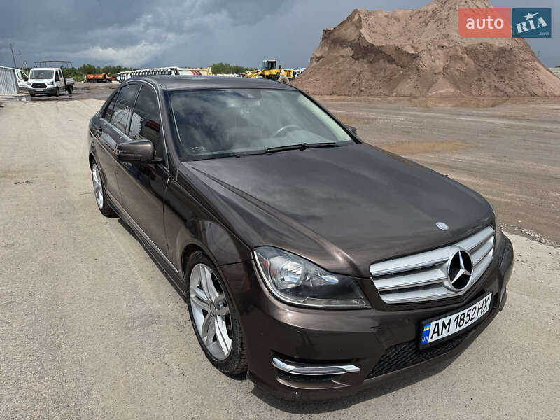 Седан Mercedes-Benz C-Class 2012 в Житомире