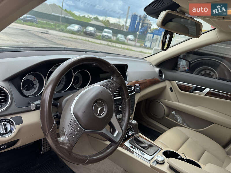 Седан Mercedes-Benz C-Class 2012 в Житомире