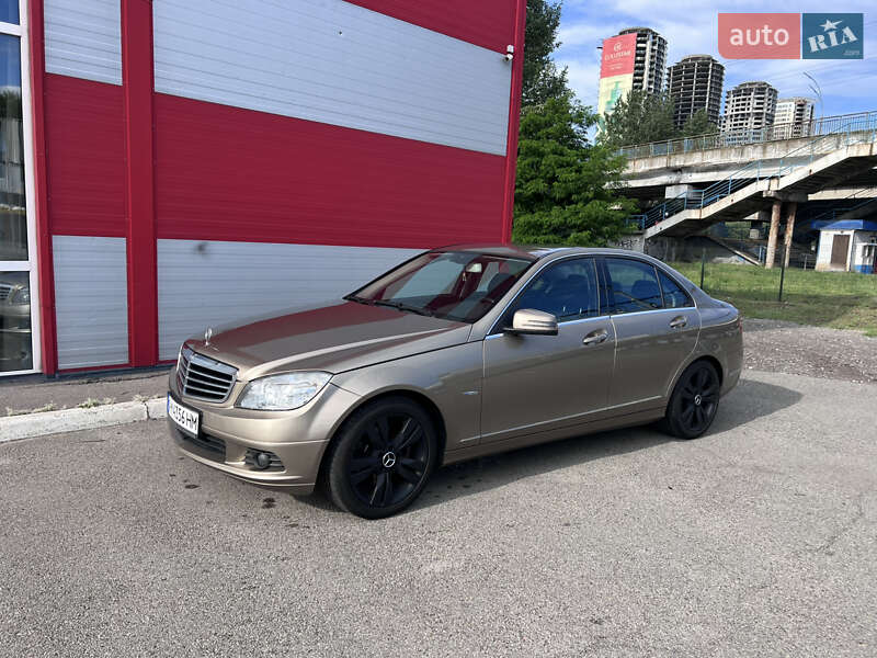 Седан Mercedes-Benz C-Class 2010 в 