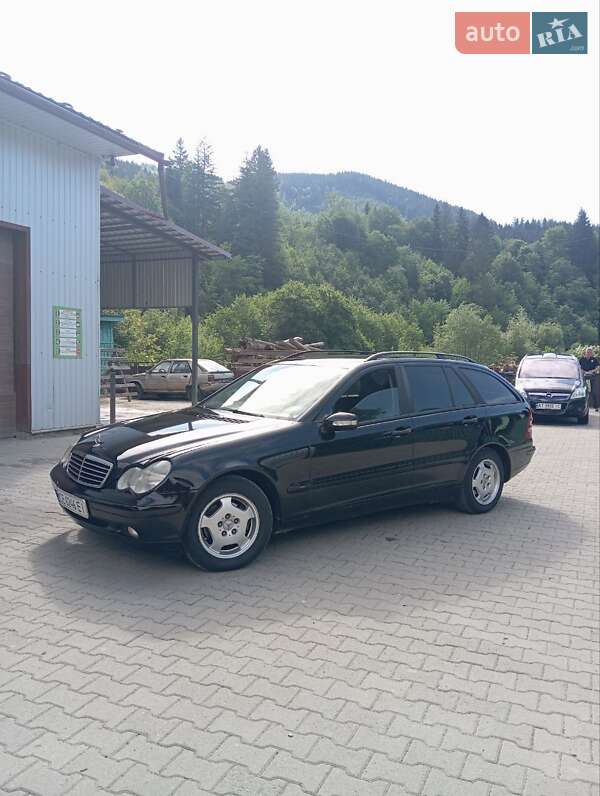 Универсал Mercedes-Benz C-Class 2002 в Верховине