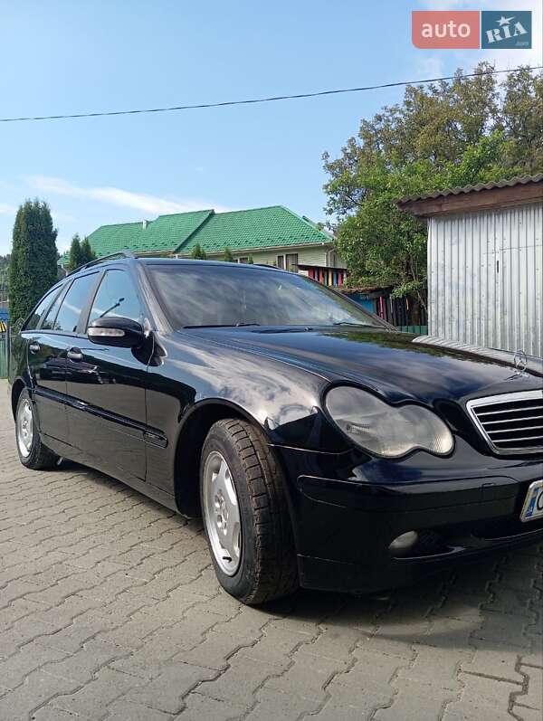 Универсал Mercedes-Benz C-Class 2002 в Верховине