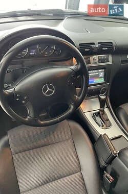 Седан Mercedes-Benz C-Class 2004 в 