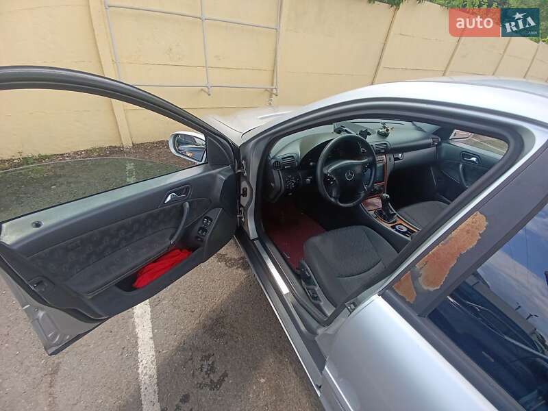 Седан Mercedes-Benz C-Class 2000 в Харкові