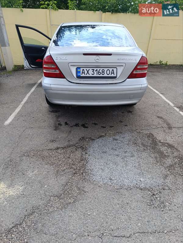 Седан Mercedes-Benz C-Class 2000 в 