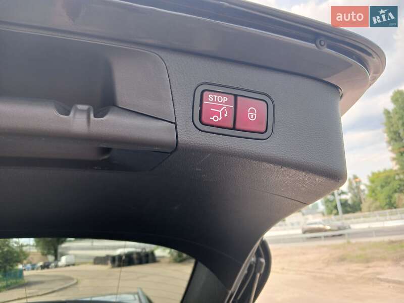 Универсал Mercedes-Benz C-Class 2019 в Киеве