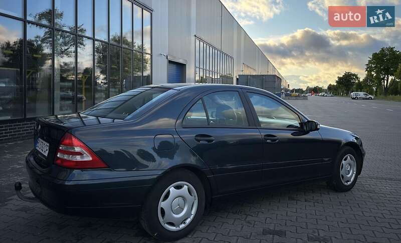 Седан Mercedes-Benz C-Class 2003 в Бучаче