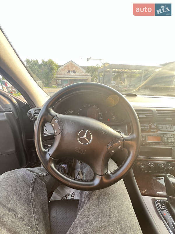 Седан Mercedes-Benz C-Class 2003 в Лубнах