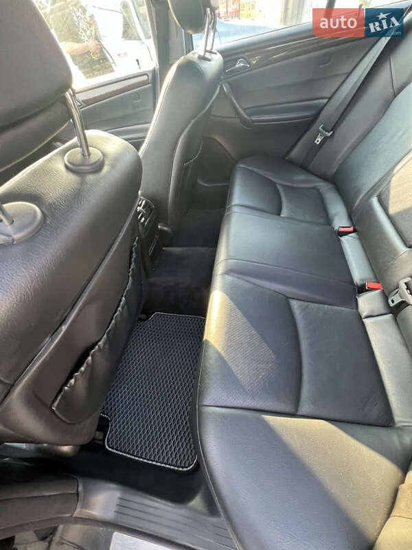 Седан Mercedes-Benz C-Class 2003 в Лубнах