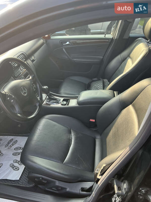 Седан Mercedes-Benz C-Class 2003 в Лубнах
