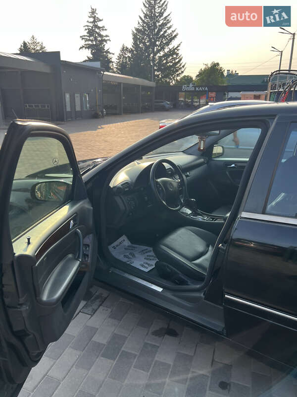 Седан Mercedes-Benz C-Class 2003 в Лубнах