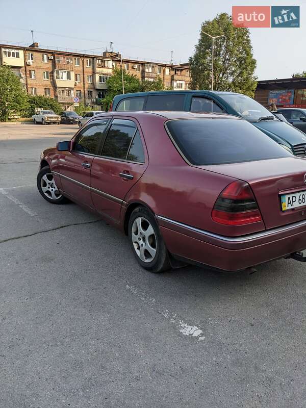 Седан Mercedes-Benz C-Class 1994 в Запоріжжі