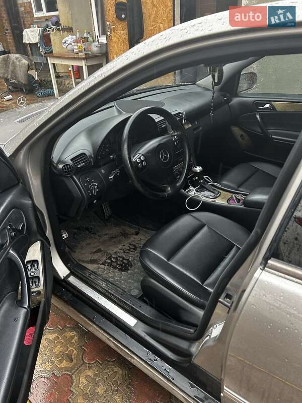 Седан Mercedes-Benz C-Class 2007 в Подольске