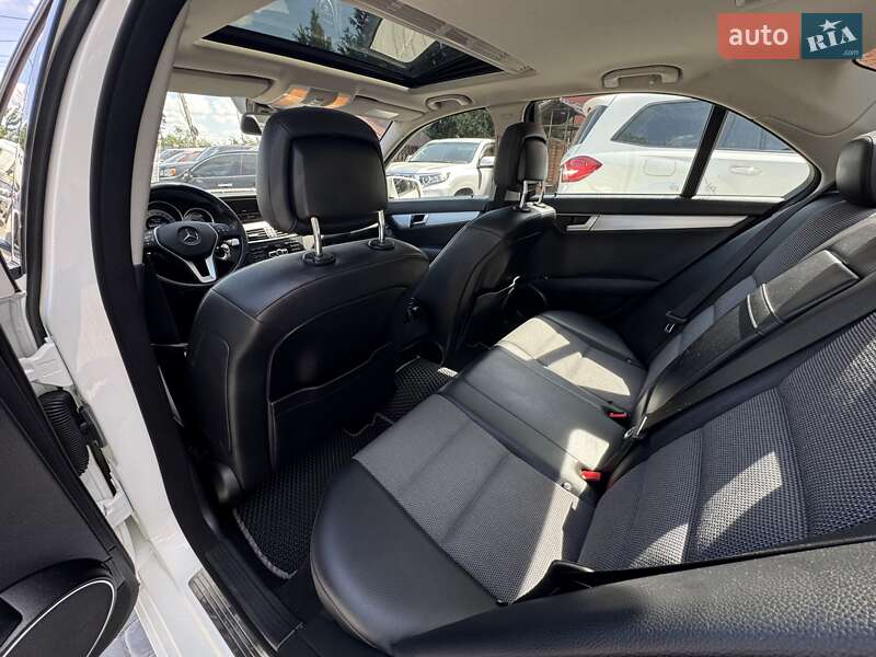 Седан Mercedes-Benz C-Class 2013 в Вінниці