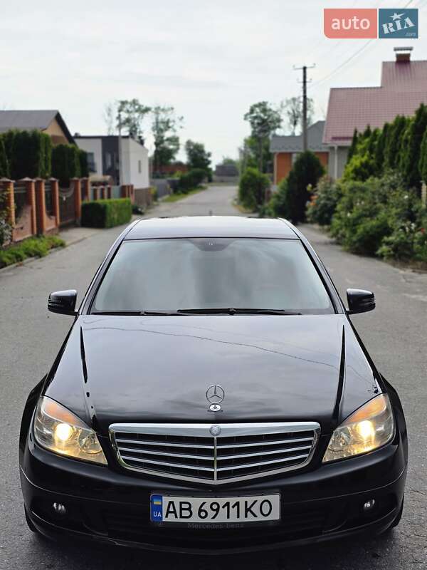 Седан Mercedes-Benz C-Class 2010 в Вінниці