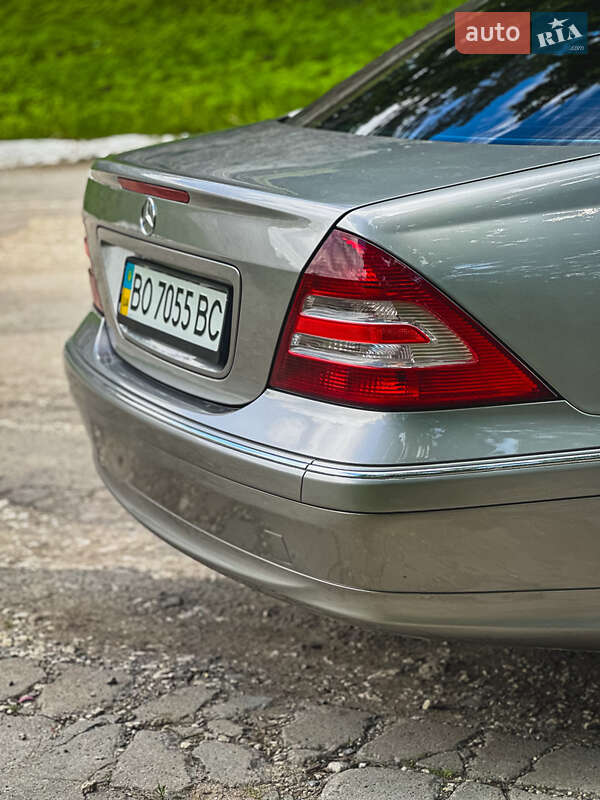 Седан Mercedes-Benz C-Class 2004 в Тернополі