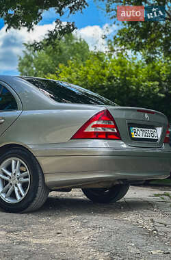 Седан Mercedes-Benz C-Class 2004 в 