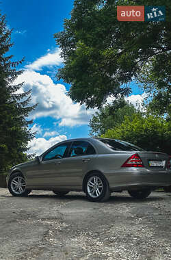 Седан Mercedes-Benz C-Class 2004 в 