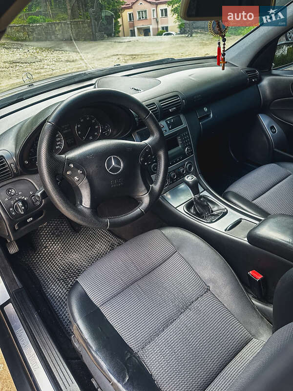 Седан Mercedes-Benz C-Class 2004 в Тернополі