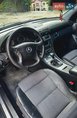 Седан Mercedes-Benz C-Class 2004 в 