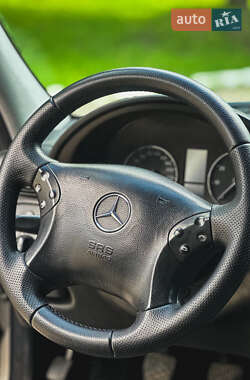 Седан Mercedes-Benz C-Class 2004 в 