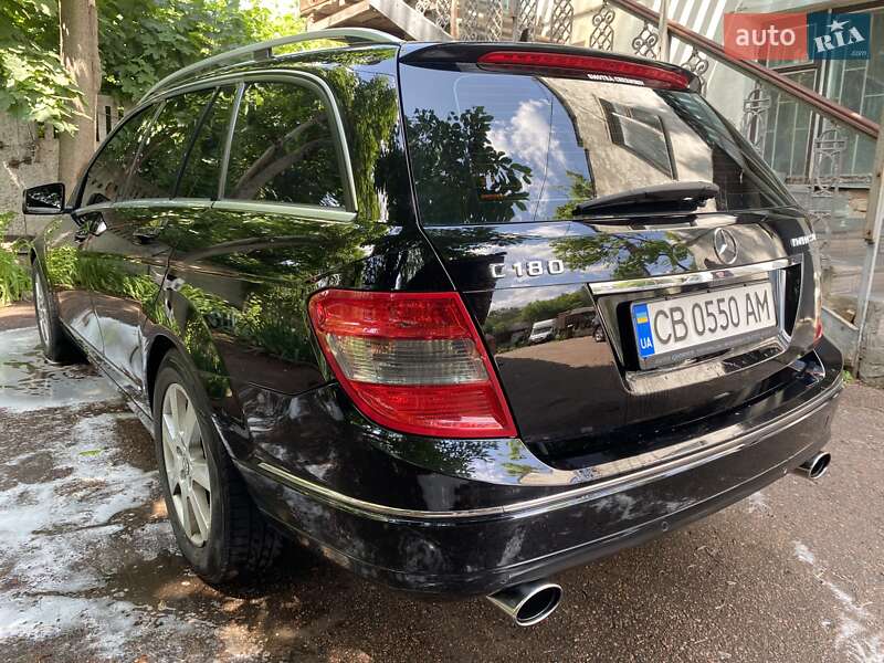 Універсал Mercedes-Benz C-Class 2009 в Чернігові