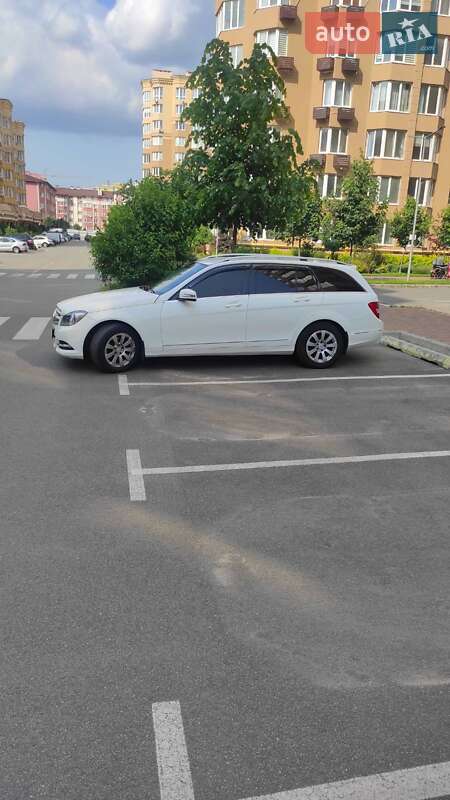 Універсал Mercedes-Benz C-Class 2013 в Софіївській Борщагівці