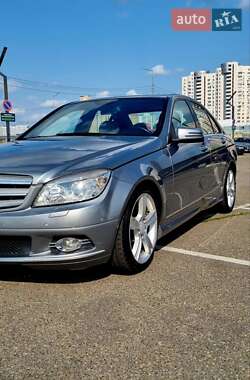 Седан Mercedes-Benz C-Class 2011 в 