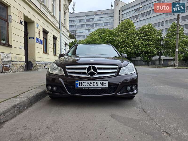 Универсал Mercedes-Benz C-Class 2011 в 