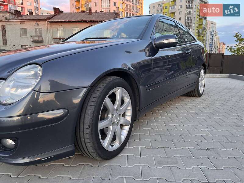 Купе Mercedes-Benz C-Class 2006 в Львове