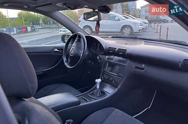 Купе Mercedes-Benz C-Class 2006 в 
