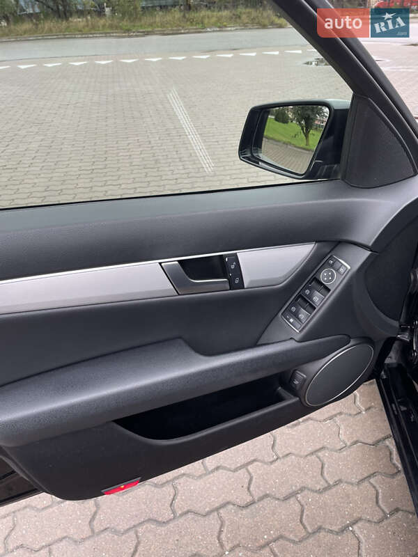 Седан Mercedes-Benz C-Class 2012 в Бродах фото 23 Седан Mercedes-Benz C-Class 2012 в Бродах