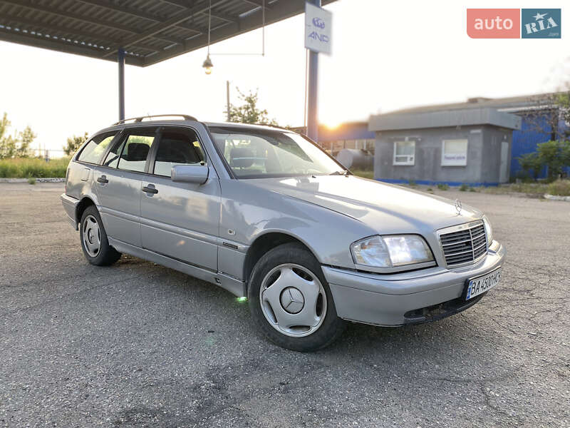 Универсал Mercedes-Benz C-Class 2000 в Кропивницком