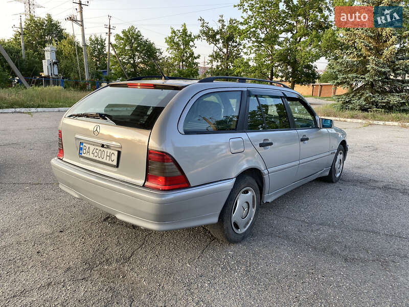 Универсал Mercedes-Benz C-Class 2000 в Кропивницком