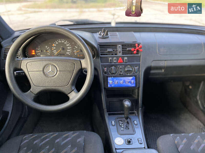 Универсал Mercedes-Benz C-Class 2000 в Кропивницком