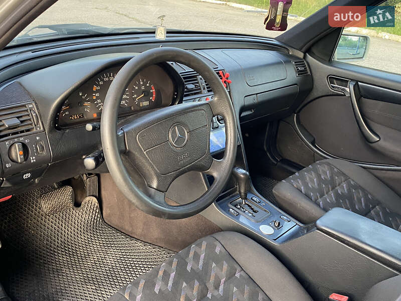Универсал Mercedes-Benz C-Class 2000 в Кропивницком