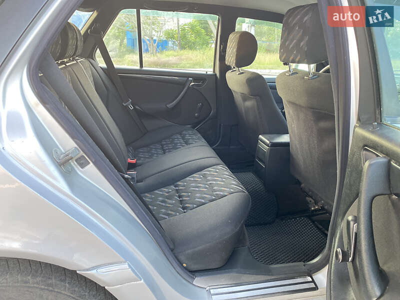 Универсал Mercedes-Benz C-Class 2000 в Кропивницком