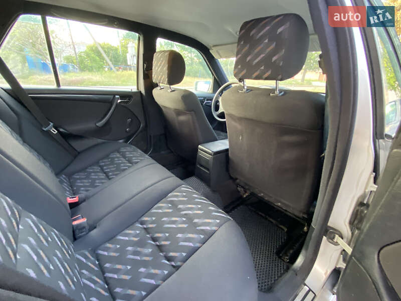 Универсал Mercedes-Benz C-Class 2000 в Кропивницком