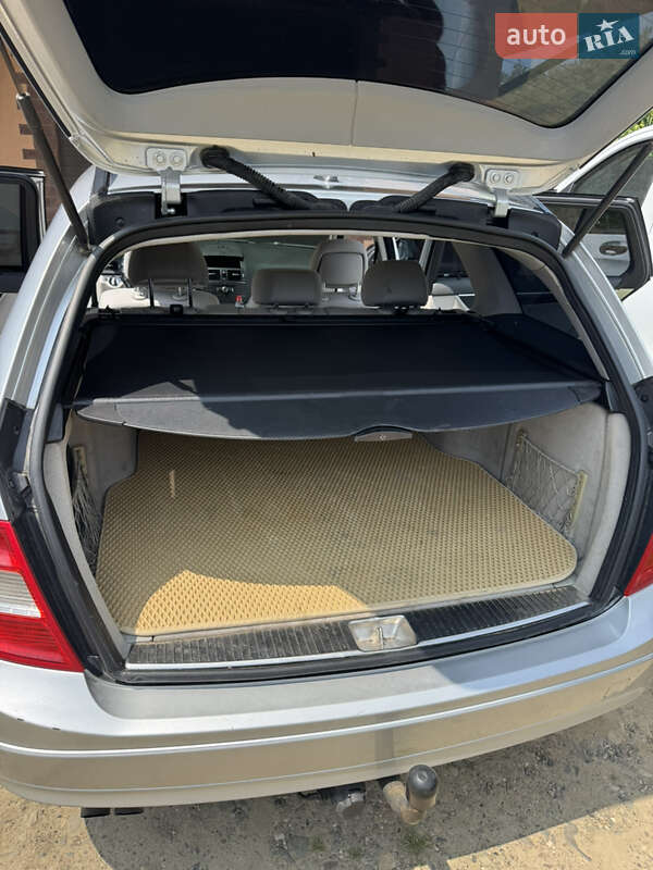 Універсал Mercedes-Benz C-Class 2008 в Чернівцях