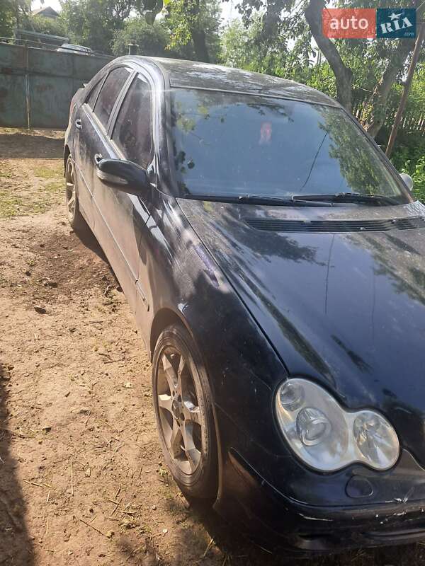 Седан Mercedes-Benz C-Class 2005 в 