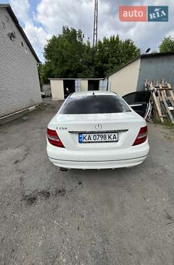 Купе Mercedes-Benz C-Class 2011 в 