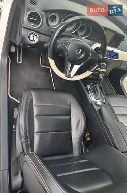 Купе Mercedes-Benz C-Class 2011 в 