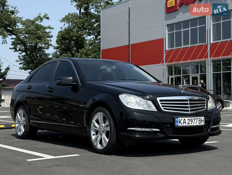 Седан Mercedes-Benz C-Class 2011 в Киеве