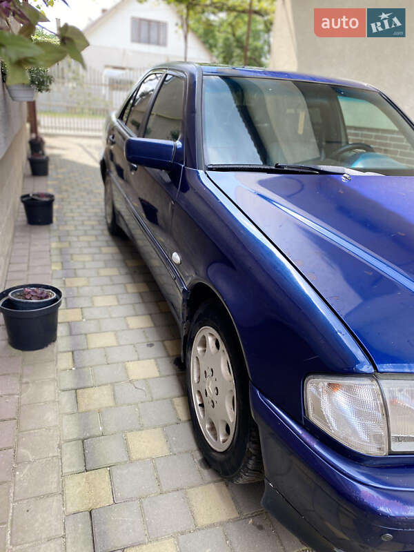 Седан Mercedes-Benz C-Class 1998 в Іршаві